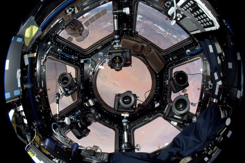 NASA sử dụng máy ảnh của NIKON trong không gian